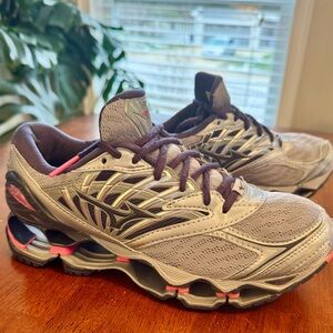 Women's Mizuno Wave Prophecy 8 Running Shoes - Sz 8